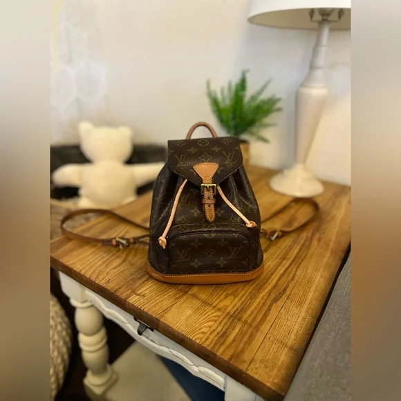 Louis Vuitton Montsouris PM Monogram Backpack - Picture 3 of 17